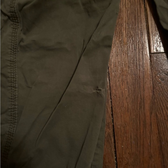 GARAGE DENIM
garage army green cargo pants 
Women’s green cargo pants - Picture 4 of 4